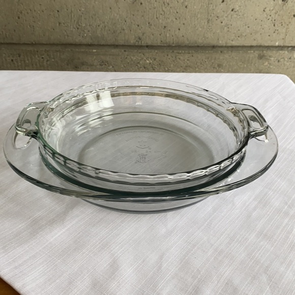 Anchor Hocking Pie Dishes with Handles Bundle of 2 - Picture 8 of 8